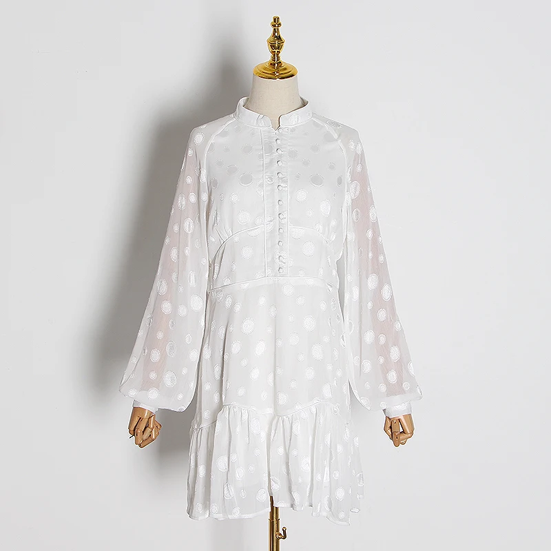 Женское однобортное платье TWOTWINSTYLE белое винтажное с длинными рукавами