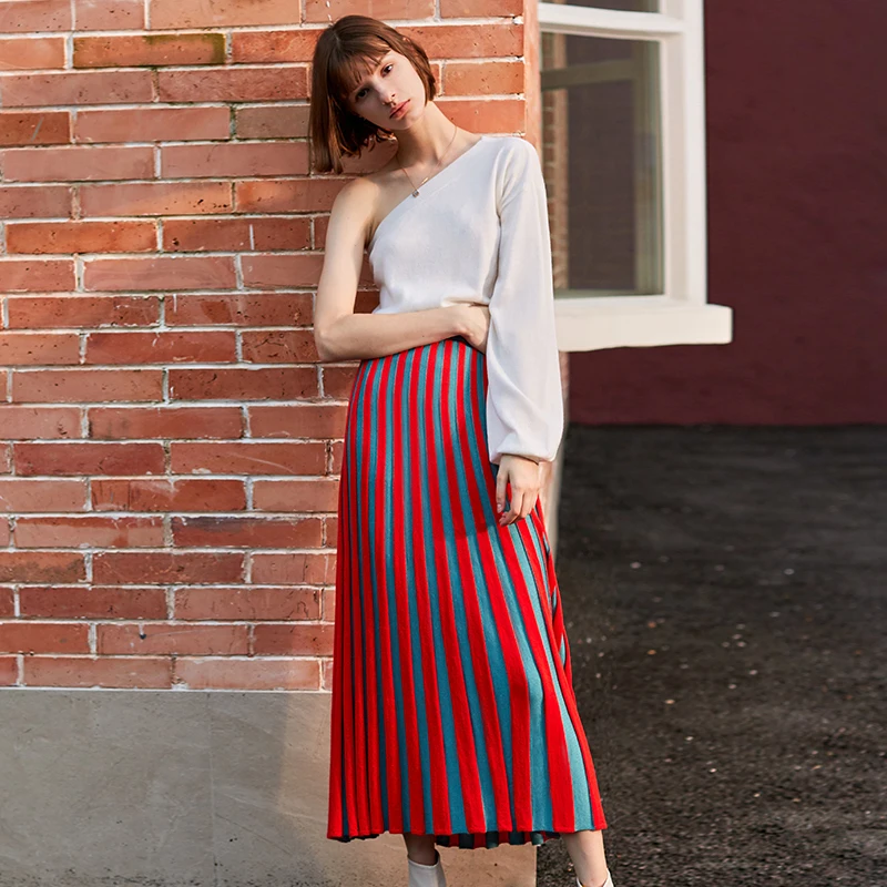 Свитер шерстяной женский с одним рукавом на весну/лето