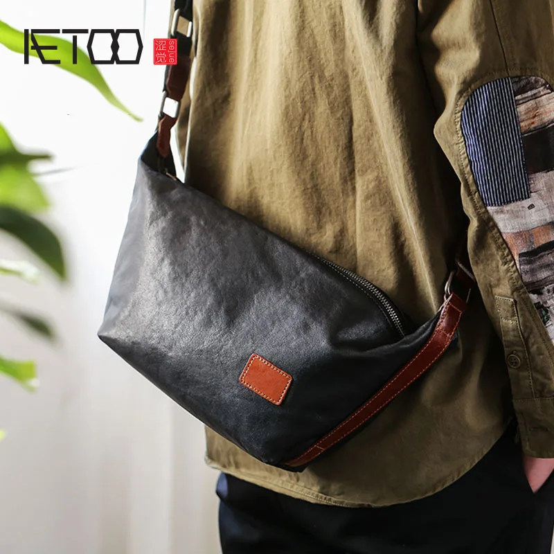 AETOO Men's shoulder bag, leather dumpling bag, vegetable tanned leather crossbody bag