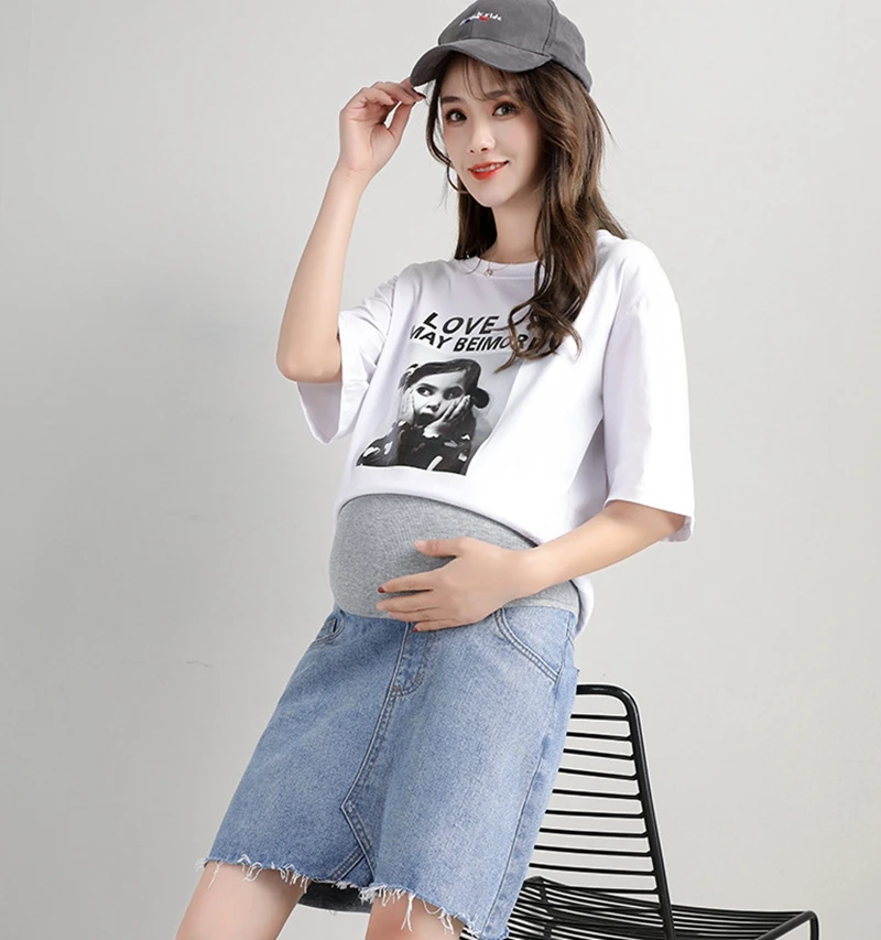 Джинсовая юбка для беременных с эластичными лентами и карманами синего