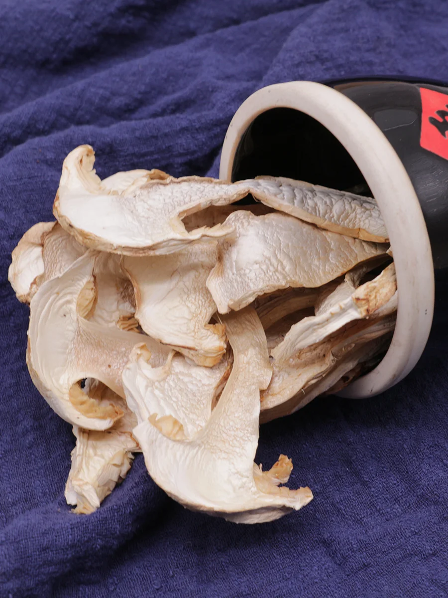 

The city hall tricholoma matsutake dry specialty shangri-la in yunnan fresh tricholoma matsutake pills dried fungus mushroom