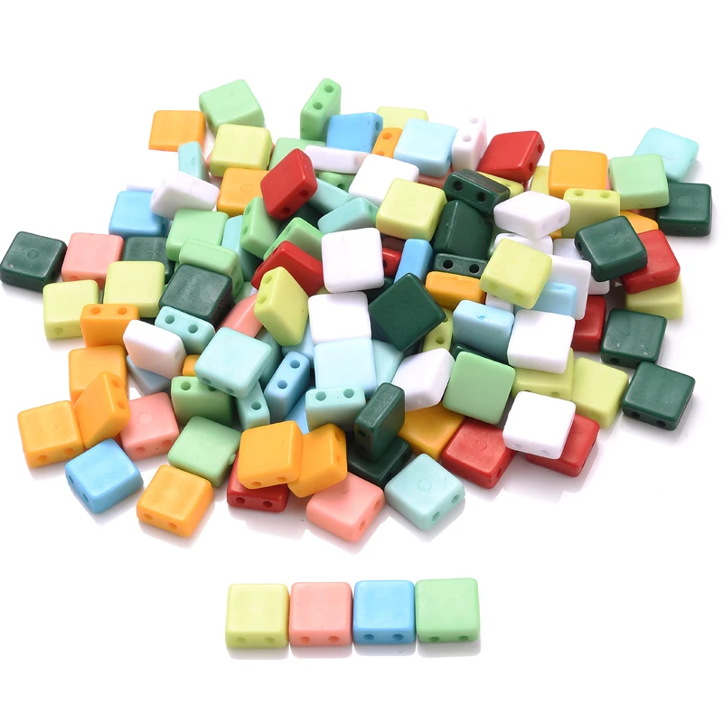 

50Pcs/Pack Double Hole Color Large Flat Alphabet Acrylic Beads Round Spacer Beads Letter For DIY Jewelry Making Accessories