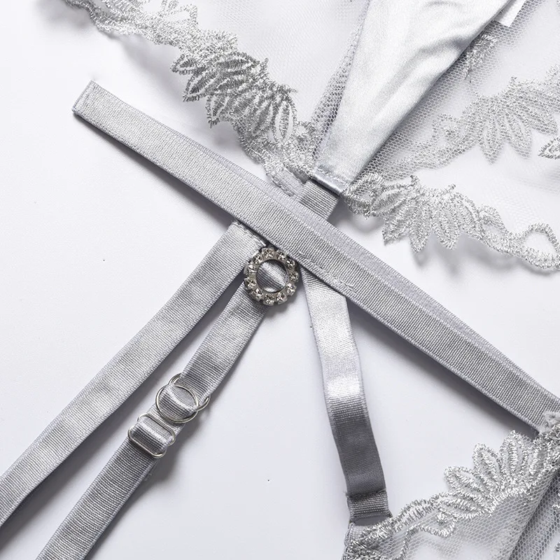 Комплект женского нижнего белья из 3 предметов с бюстгальтером без косточек и