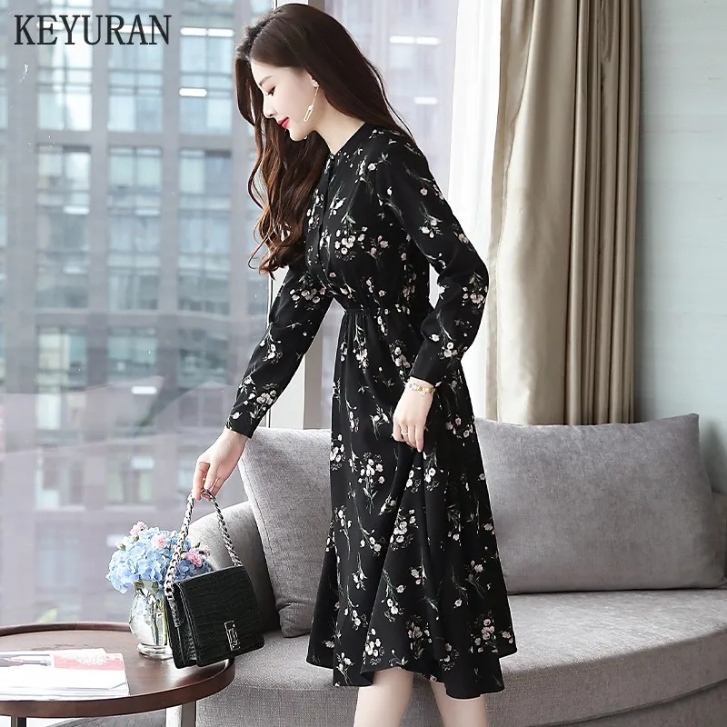 Весенне-осеннее черное винтажное цветочное шифоновое платье средней длины