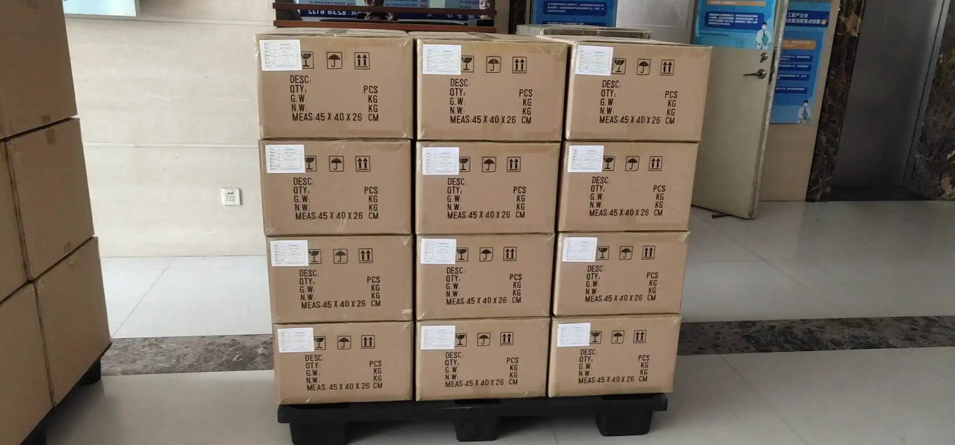 

Waterproof 1200W Solar Inverter Small Household Micro Inverter With Mobile Phone Monitoring Pure Sine Wave Output