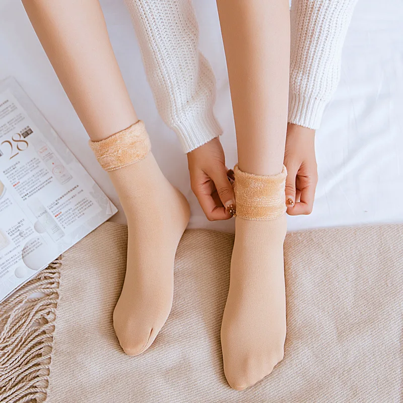 

Autumn and Winter Adult Warm Velvet Padded Thickened Men and Women Fashion Soft Comfortable Solid Color Mid-Calf Room Socks