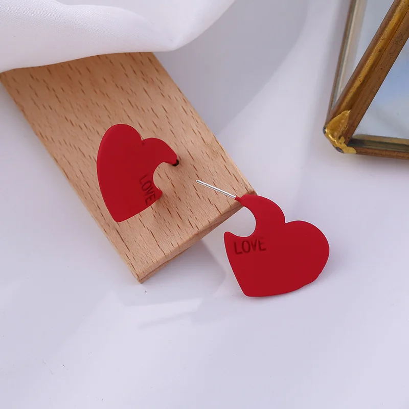 

2021 Sweet Elegant Red Love Heart Stud Earrings For Women Girl No Pain Clip On Earring Boucle D'oreille Gifts Party Jewelry