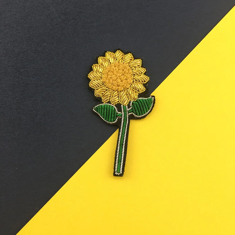 

French Design Mini Daisy Indian Silk Hand Embroidery Brooch Enamel Pin Pins for Backpacks