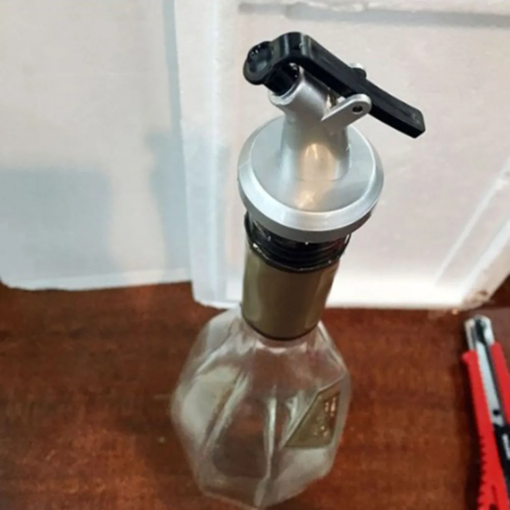 

Wine Flip Top Stopper Multicolor Creative Kitchen Tools Oil Bottle Sprayer Oil Bottle Cap Liquor Dispenser Spout Clean