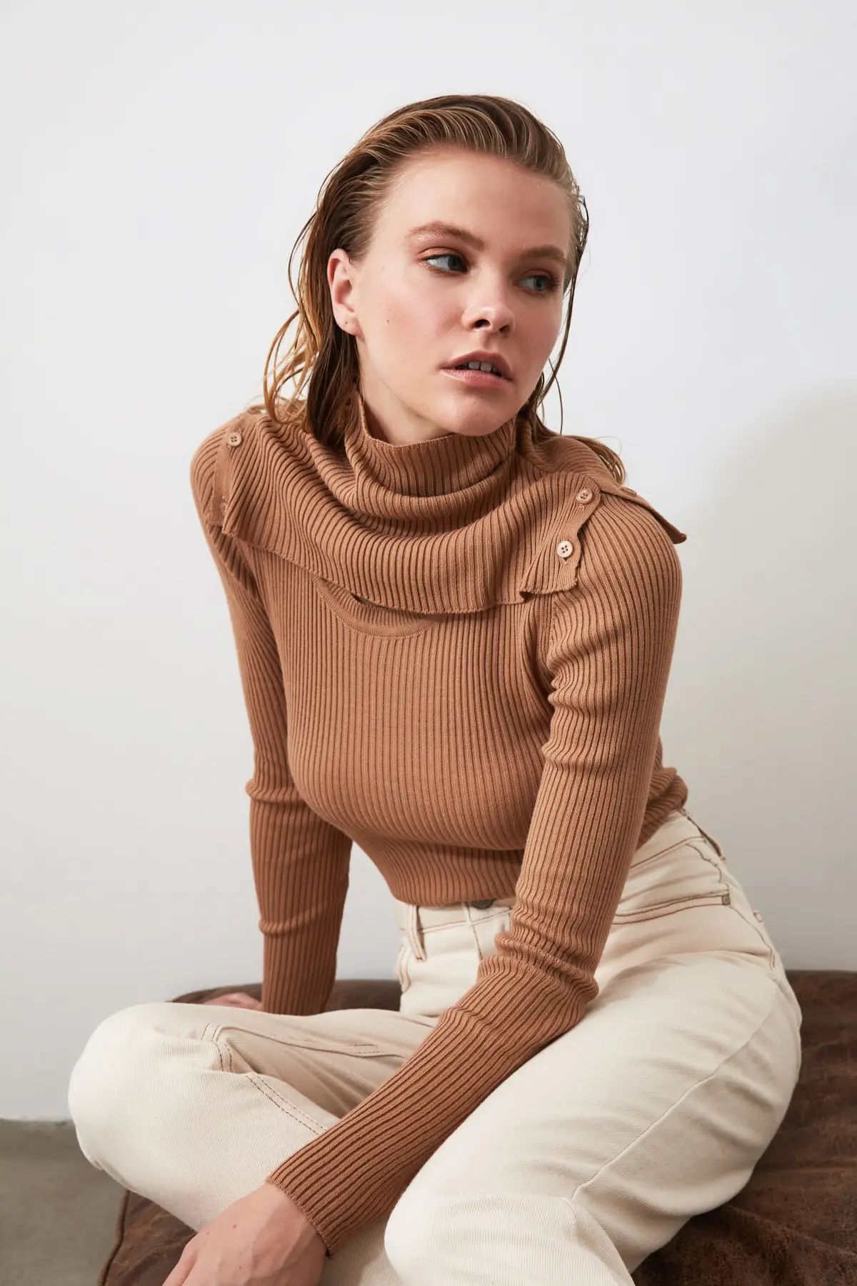 

Trendyol Dual-Use Knitwear Sweater TWOAW21KZ0178