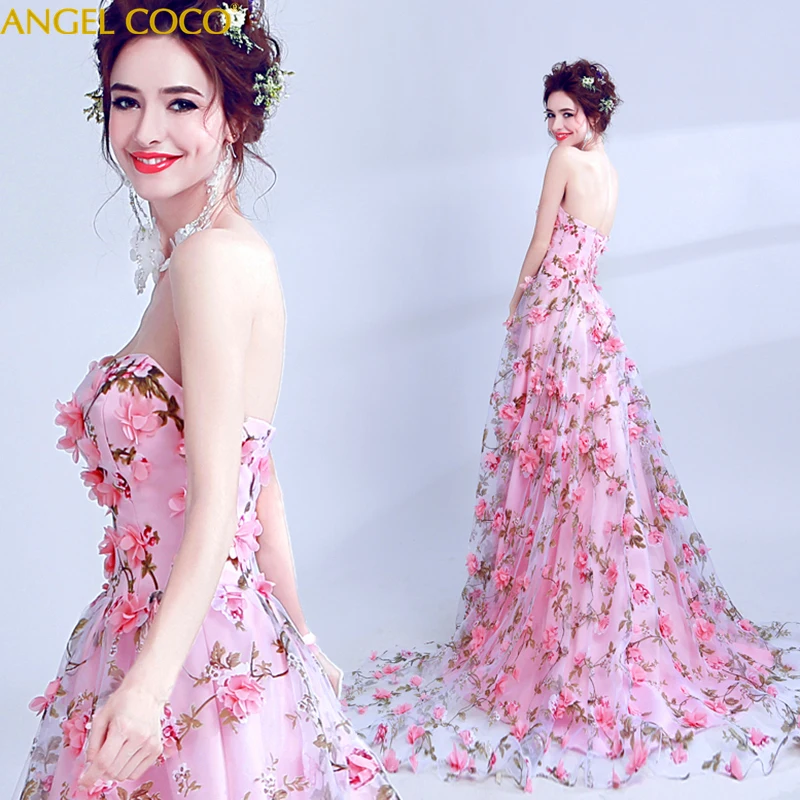 Розовые платья с аппликацией для выпускного вечера