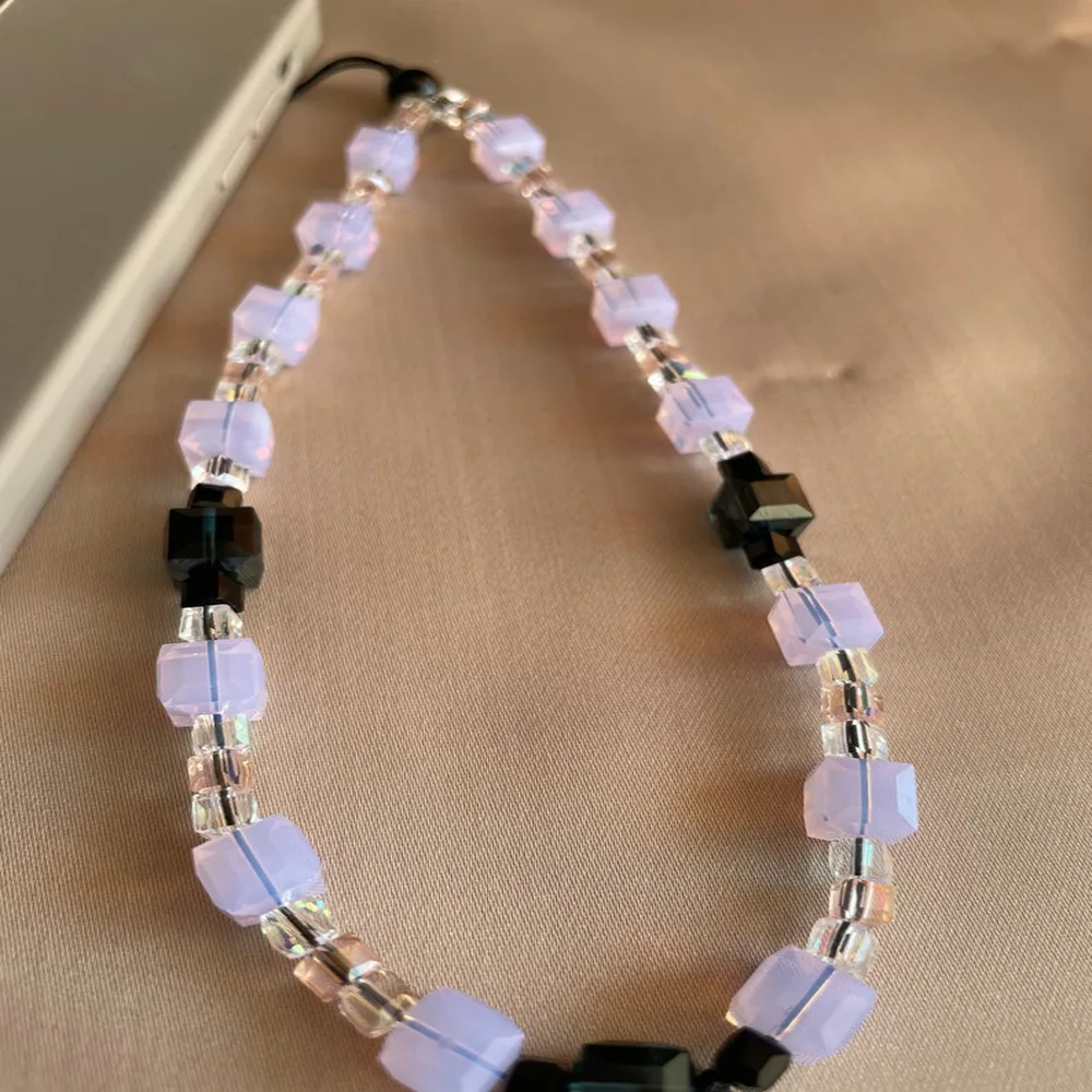New Korean mobile phone chain protein crystal beads mobile phone lanyard ladies mobile phone chain strap accessories