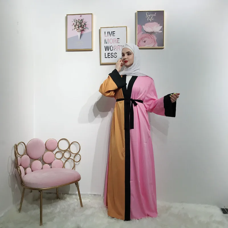 Женское платье-кимоно в мусульманском стиле
