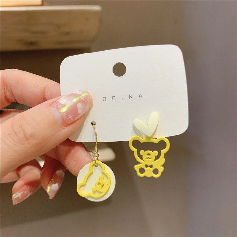 

Cartoon Cute Yellow Bear Asymmetric Hear Earrings S925 Silver Needle Girls Creative Earrings Fashion Accessory Christmas Gifts