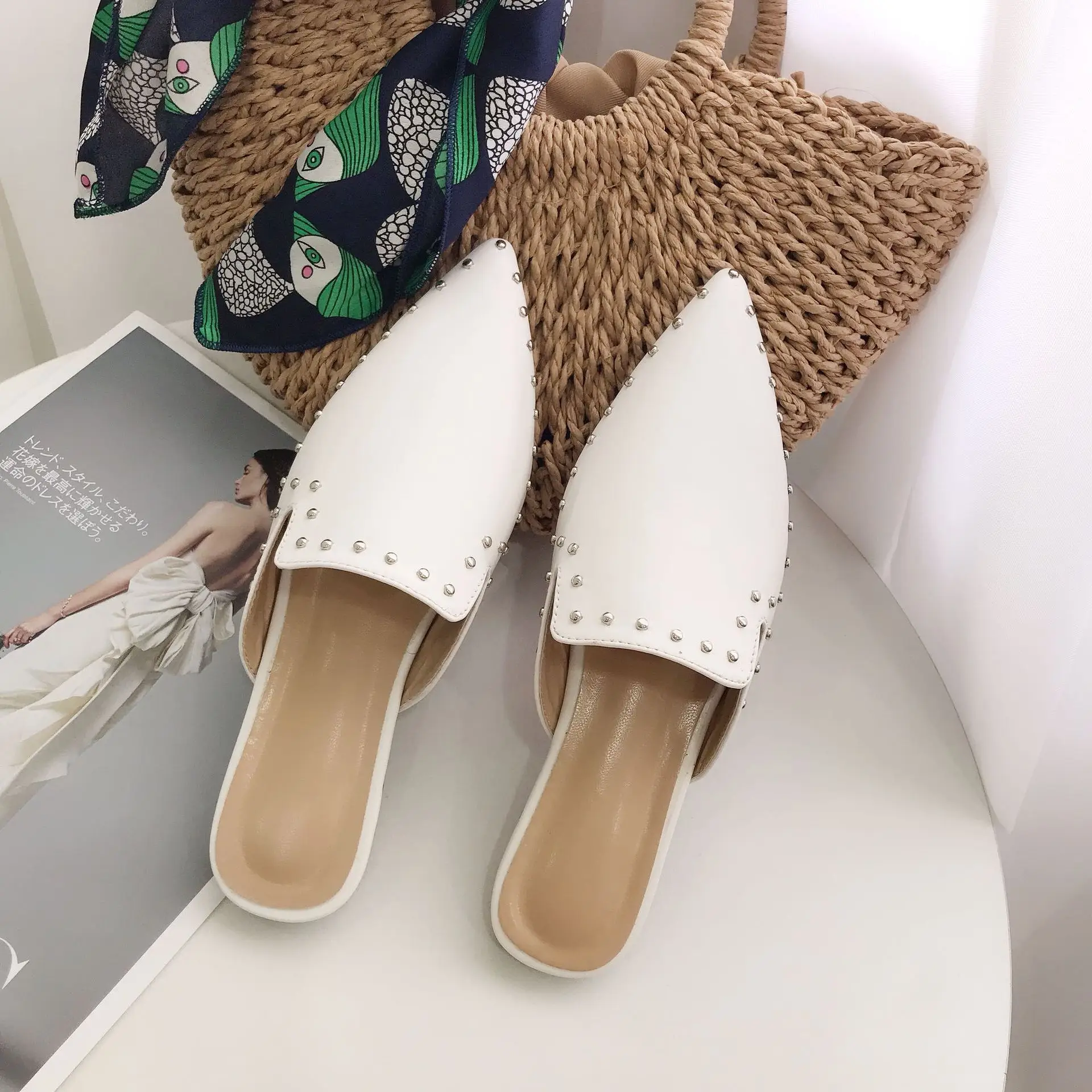 verano nueva moda remaches de fondo plano baotou la mitad drag Muller, zapatos de fondo suave sandalias zapatos de mujer