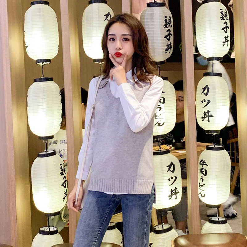 Женский вязаный жилет с V-образным вырезом Осень-зима 2022 |