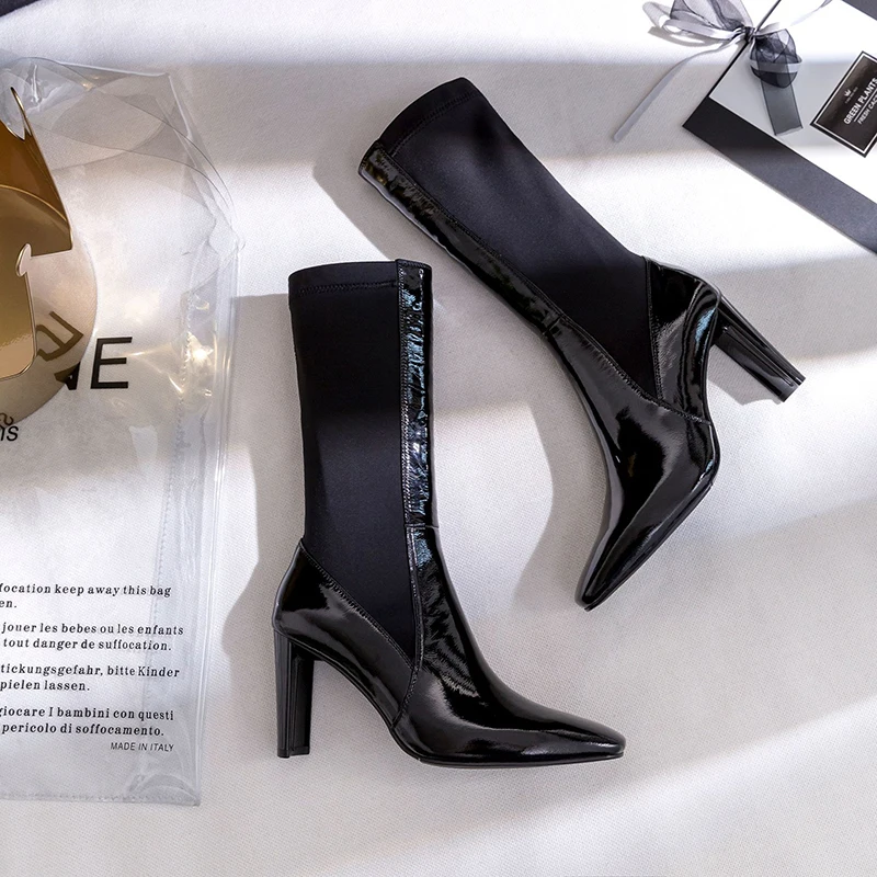 Эластичные ботинки средней длины женские мартинсы из лакированной кожи с