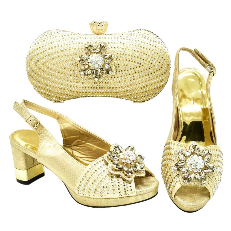 Итальянская обувь синего цвета с сумочкой в комплекте оптовая продажа коллекция