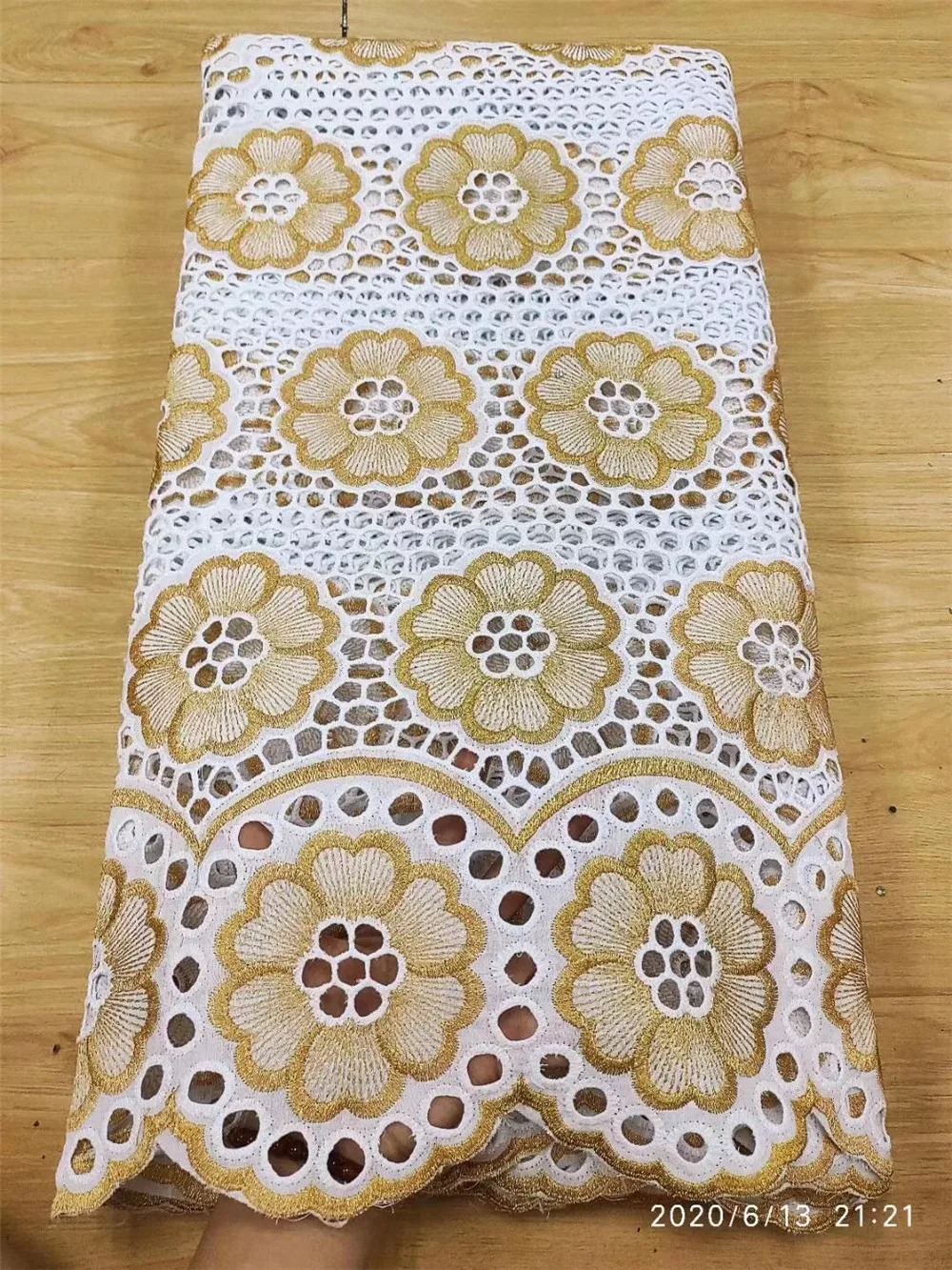 

Plain White Gold African Swiss Lace Voile Fabric Cotton 100% Holes Suitable For Men And Women Shine High Quality Wise Choice FSS