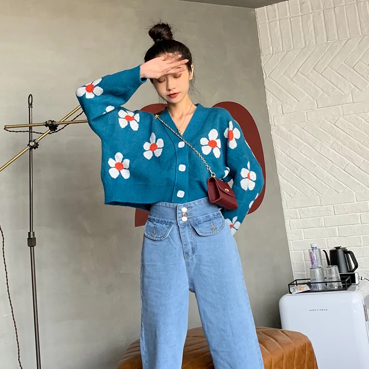 

Autumn Korean Chic Short Cardigans Women Fashion Simple V Neck Batwing Sleeve Floral Print Single Breasted Knitted Crop Tops