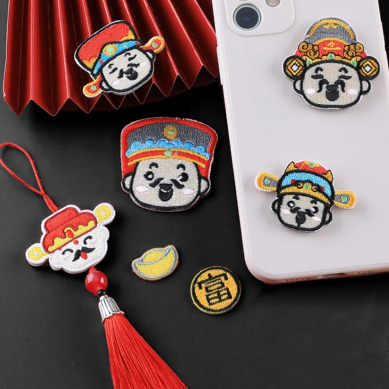 

Cartoons lovely Chinese God of Wealth Patches DIY for T-shirt Iron on kids Appliques Clothes Gold ingot Stickers Badges patch