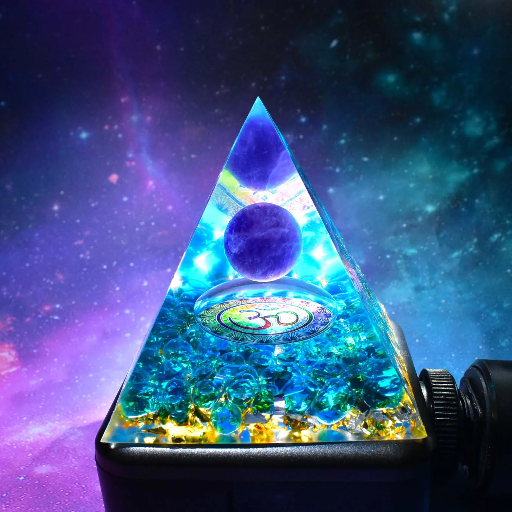 

Orgonite Pyramid Chakras Amethyst Orgon Energy Crystals Obsidian Original Home Office Decor Resin Reiki Gift Decoration
