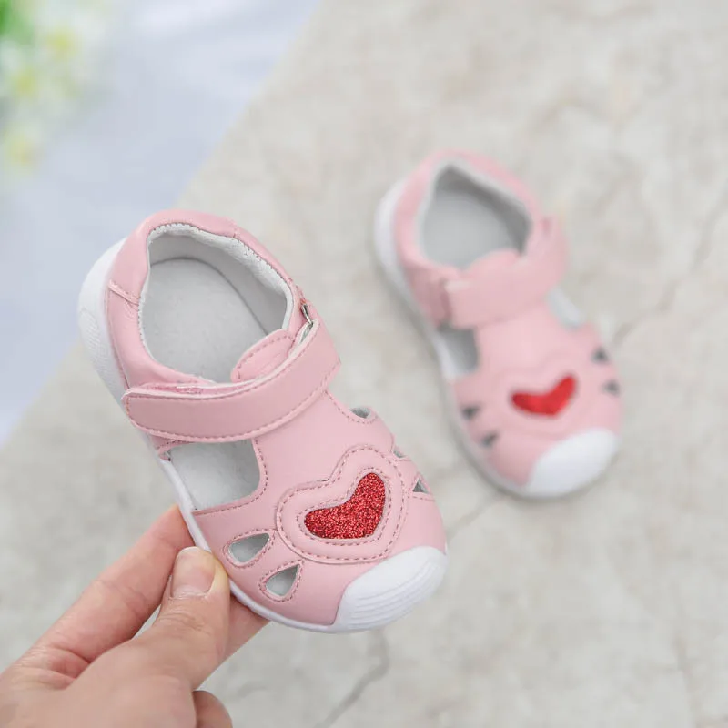 

11.5-14cm Brand Genuine Leather Baby Girls Sandals Cute Hot Heart Toddler Casual Sandals Pink White Closed Toe Soft Summer Shoes