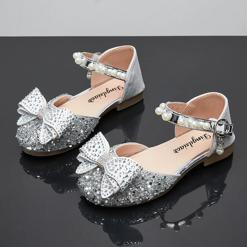 

Princess Kids Leather Shoes Closed Toe Girls Crystal Sandals Summer Glitter Bow Heels Soft Children Dance Party Shoes Size 26-36