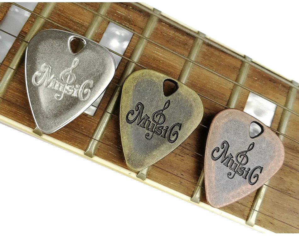 Gradually thicker design Metal Guitar Picks For Acoustic Electric accessories 1 pcs | Спорт и развлечения