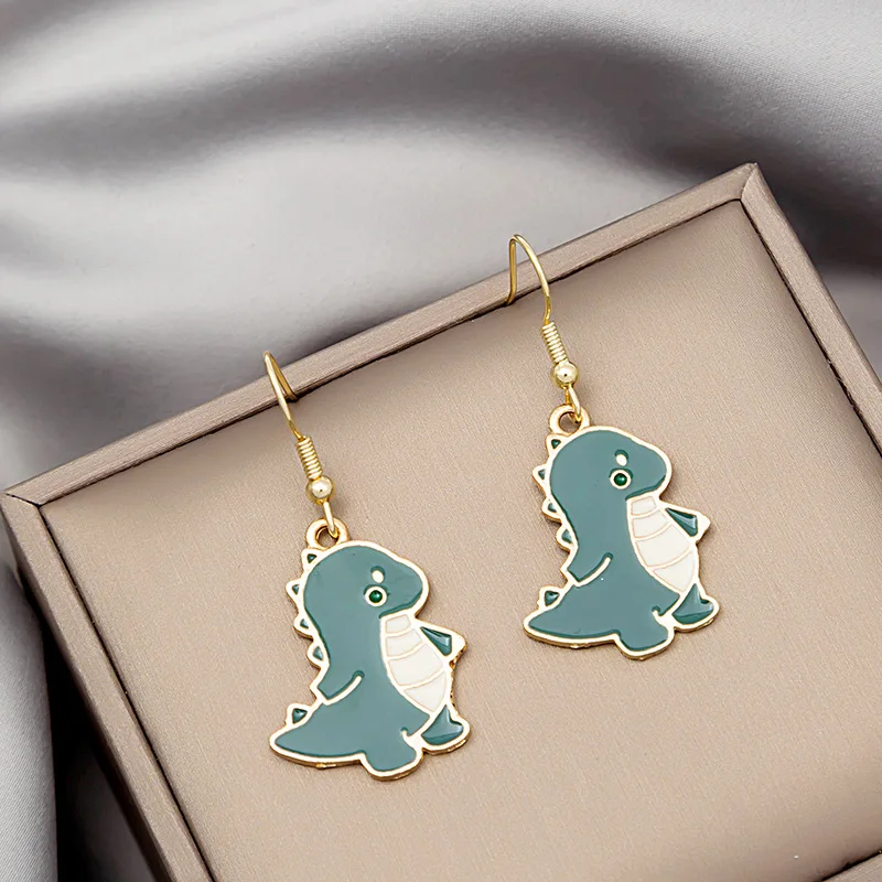 

2020 fashion jewelry earrings Japanese and Korean cute green dinosaur cartoon earrings wild girl design as a gift