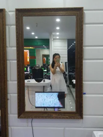 

Hair salon 15.6 inch wooden frame USB wifi android operation system lcd advertising mirror digiatl signage screen
