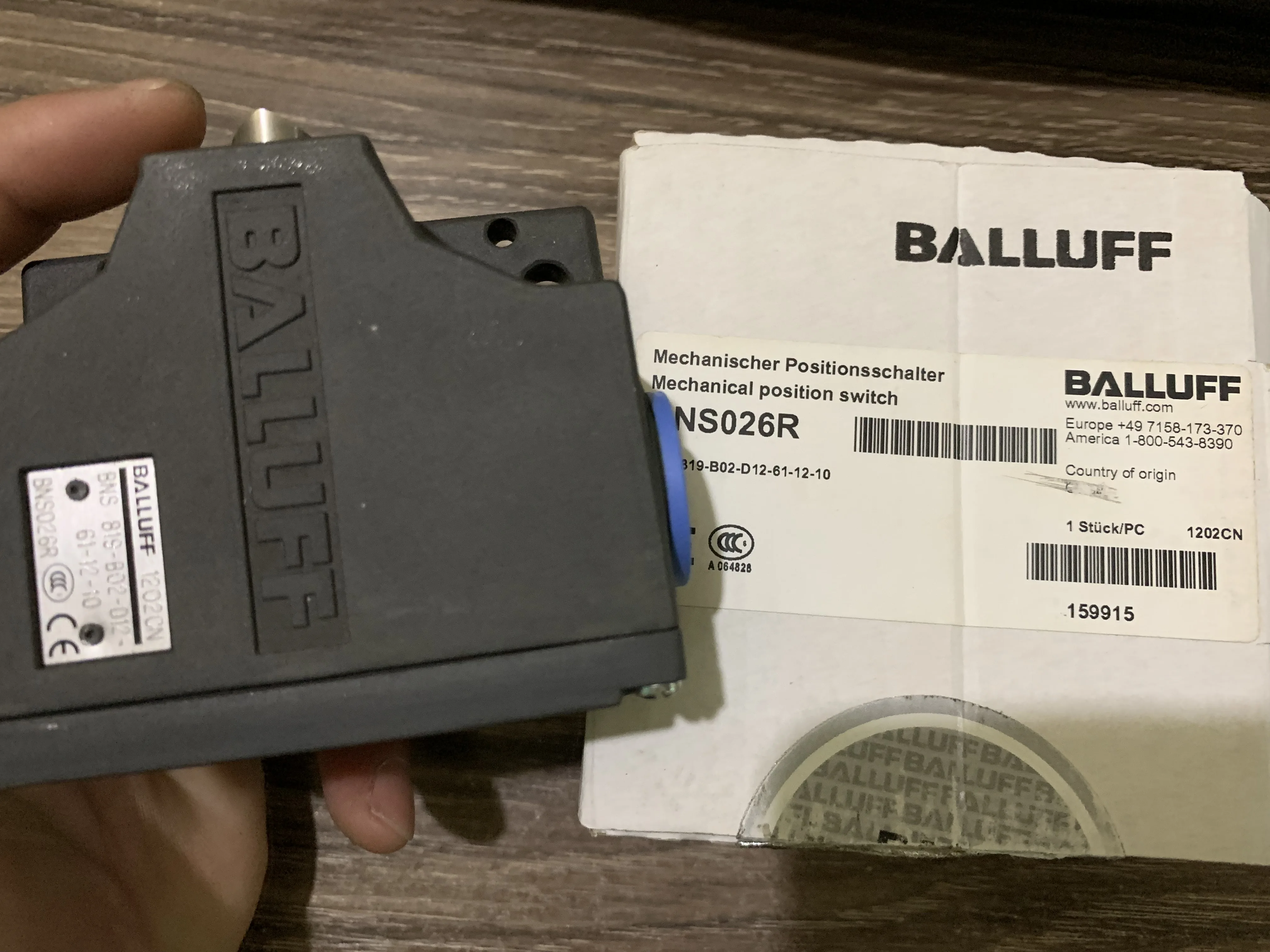 Немецкий концевой выключатель для путешествий BNS819 B02 D12 61 12 10 100% новый