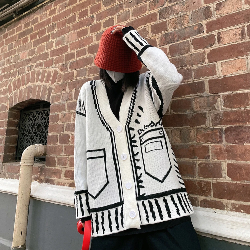 

Женский винтажный кардиган оверсайз с V-образным вырезом