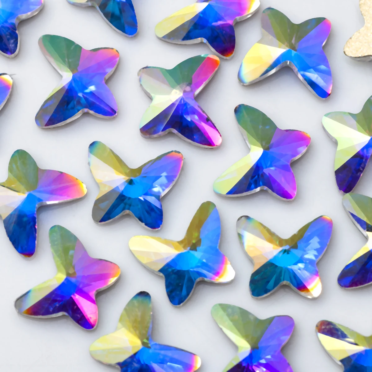 Rivoli Butterfly маленького размера 20 шт кристально-прозрачный AB без горячей фиксации
