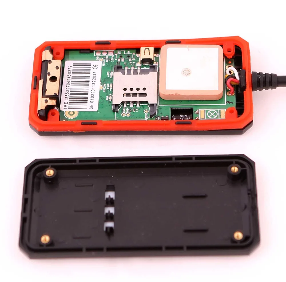 Четырехдиапазонный автомобильный Gps трекер GT003 в режиме реального времени