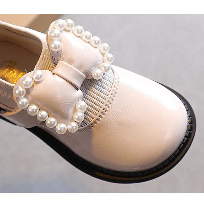 Детская кожаная обувь с бантом и жемчугом для вечеринки Осенняя новая