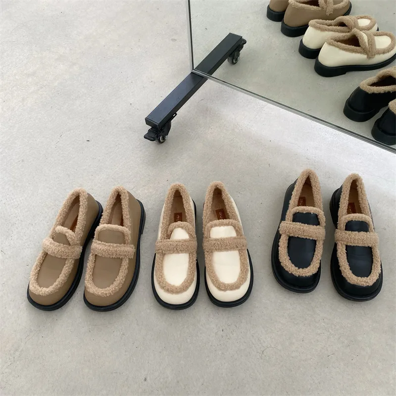 

Базовые Короткие Плюшевые римские резиновые туфли на низком каблуке со скошенным каблуком