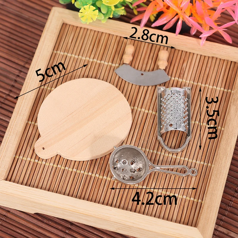 

4Pcs/Set 1:12 Dollhouse Miniature Kitchen Utensils Cooking Ware Kitchen Knife Cutting Board Play Kitchen Toy
