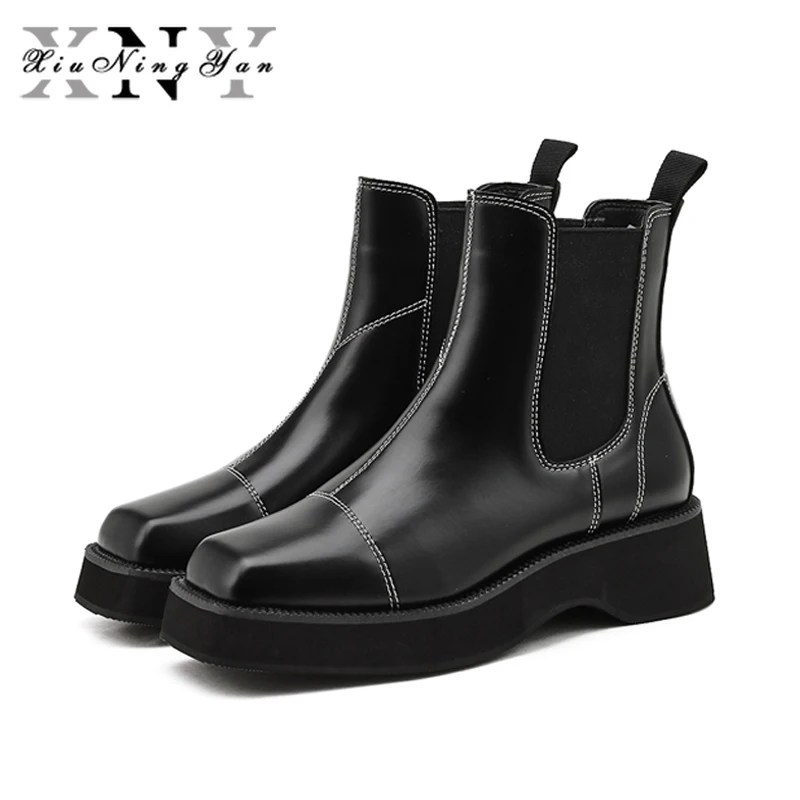 

Женские ботильоны Xiuningyan 2020, обувь ручной работы из натуральной кожи на плоской платформе, ботинки мартинсы с квадратным носком, модные коро...