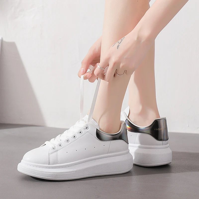 

Classical White Skate Shoes for Men Platform Sneakers Women Size 35-44 Round Toe Low Top Breathable Men Sneakers Zapatos Hombre