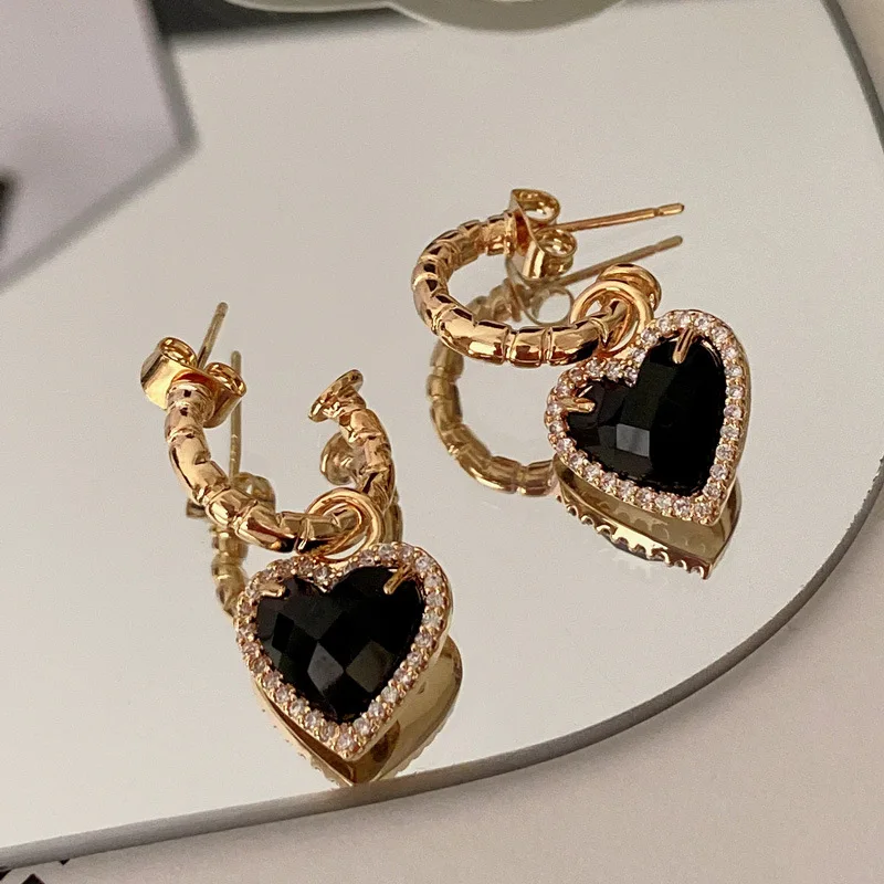 

Luxury Earring For Women Korean Fashion Black Crystal Heart Vintage Aretes For Lover Birthday Gift Stud Earring Pendant Jewelry
