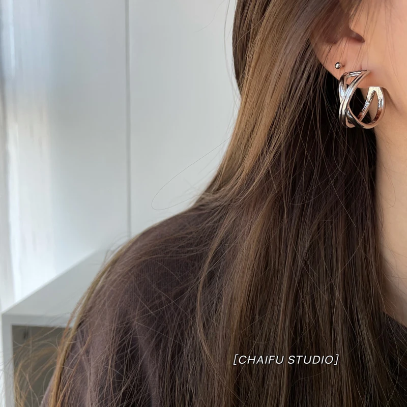 

Chaifu Studio /E941 Sterling Silver Needle Minimalist Normcore Style All-Match Cross C- Shaped Stud Earrings
