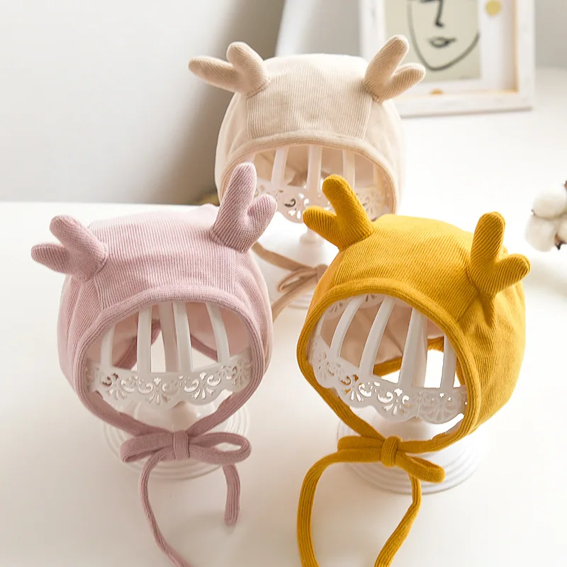 

Детская ветрозащитная теплая шапка на осень и зиму, новый стиль, Шапка-бини с милым принтом медведя из рогов, хлопковая шапка для новорожден...