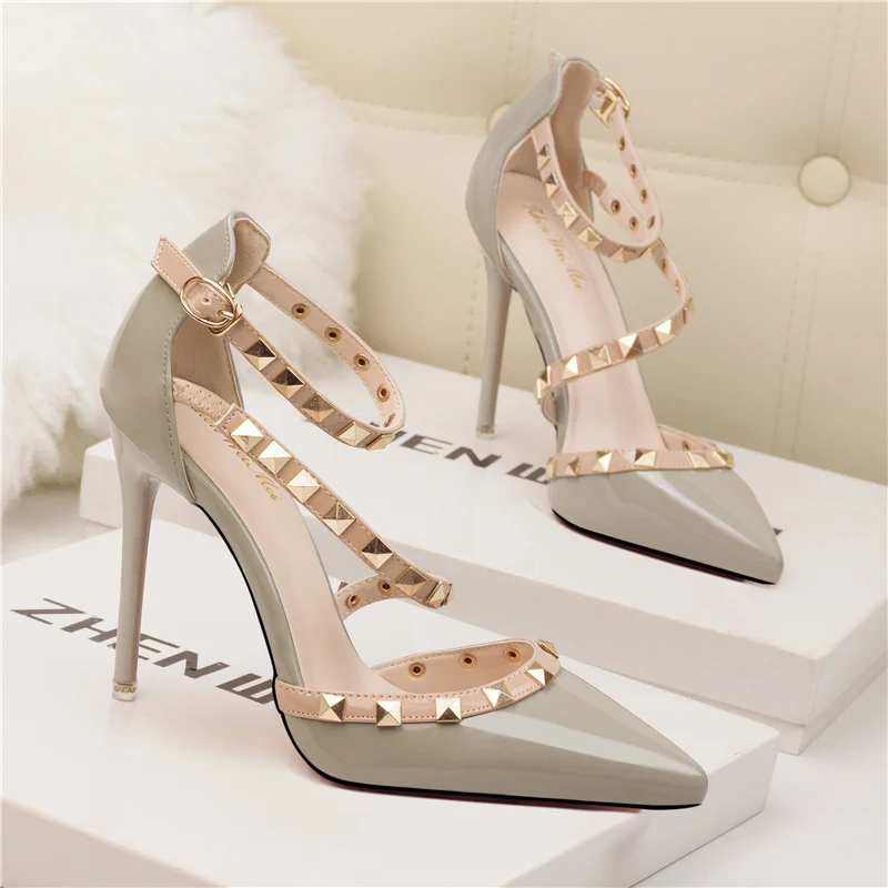 2019 г. женские летние сандалии гладиаторы на высоком каблуке 10 см с заклепками