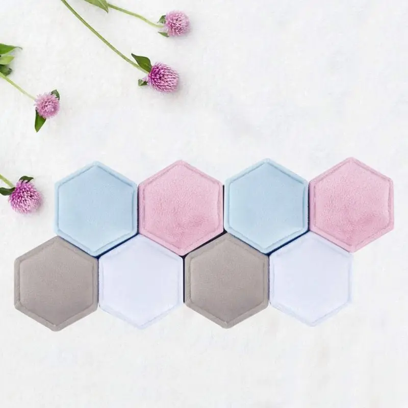 

Hexagon Velvet Ring Box Double Ring Display Holder Detachable Lid(Color Random)