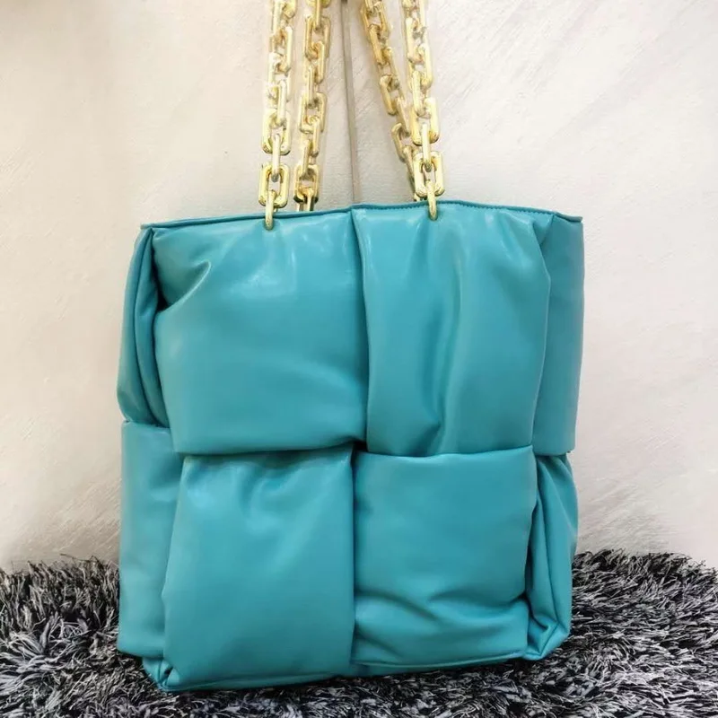

Large Capacity Woven Bags for Women 2020 Winter New Trendy Shoulder Sponge Bag Female Pillow Totes Luxury Brand Designer Handbag