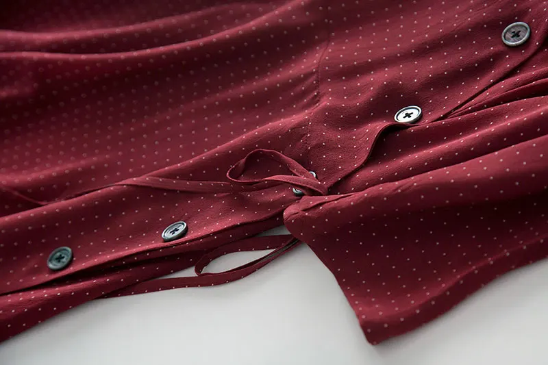 Rob! Foreign MAO welfare money! Pure silk! Mulberry silk red white wave tea tea dress silk dress