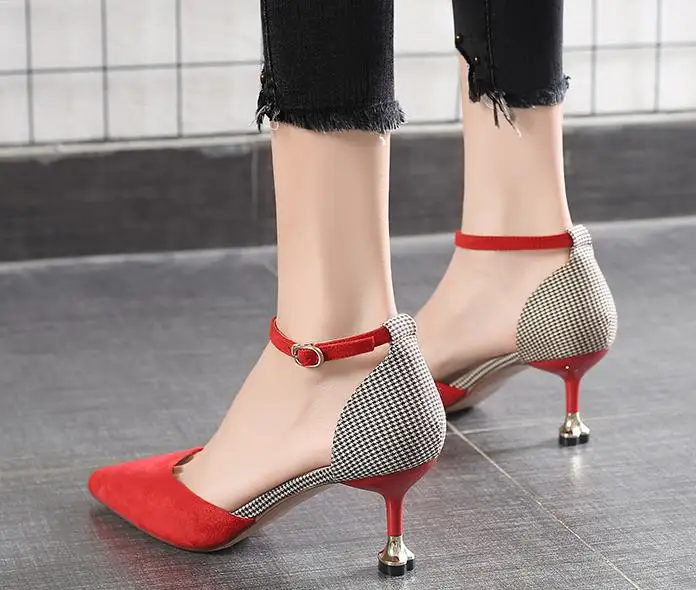 Женские клетчатые туфли на высоком каблуке Новинка осени 2019 тонкие с подходящими