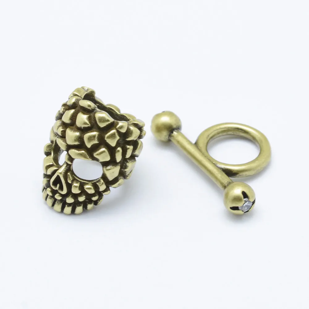 

1Set Brass Toggle Clasps Skull Mask Cadmium&Nickel&Lead Free Skull Mask:18x14x14.5mm Hole:9mm Bar:24x14x5mm hole:8mm