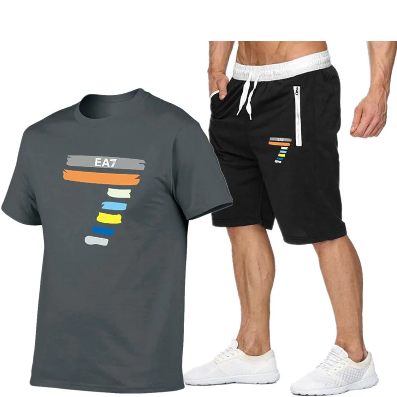 

2021 Men's Casual Summer Hot Sale Short Sleeve + Shorts 2-piece Set Outdoor Fitness Running Breathable Quick-drying Suit S-2XL